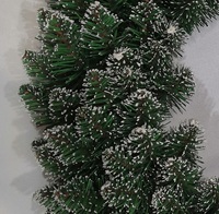 Schneebeflockter Künstlicher Weihnachtskranz und Girlande Grünes Kiefern-Feiertagsdekorations-Set für Haustür Weihnachtsdekoration