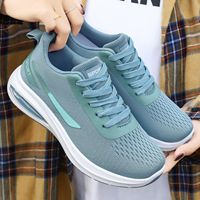 Chaussures de sport compactes, respirantes en maille, décontractées, à semelle souple pour le voyage, design bicolore