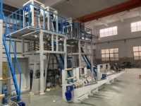 Machine à souffler le film plastique en polyéthylène monocouche 1000 de Wuxi Liutech, machine à fabriquer des rouleaux de film, fournisseur chinois