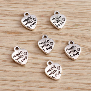 Weny, <span class=keywords><strong>50</strong></span> piezas por paquete: Pequeño y exquisito colgante en forma de corazón grabado con letras en inglés para parejas - Product Image 2