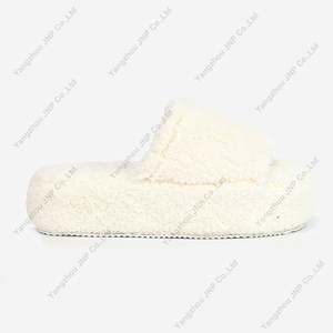 Dép nữ mùa đông lông xù mềm mại, đế xuồng, kiểu dáng thoải mái, sang trọng, chất liệu lông giả dành cho cả nam và nữ - Product Image 6