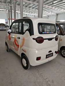 Vehículo eléctrico de baja velocidad BRT MengKe, mini coche eléctrico fabricado en China, gran éxito de ventas, interior beige, tablero beige. - Product Image 6