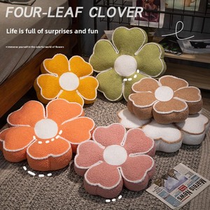<span class=keywords><strong>Coussin</strong></span> en peluche JY style nordique, motif trèfle à quatre feuilles vert porte-bonheur, avec pétales <span class=keywords><strong>de</strong></span> fleurs <span class=keywords><strong>de</strong></span> cerisier, pour siège, dossier et chaise - Product Image 1