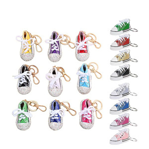 Nuevo diseño de lujo con diamantes de imitación para zapatos, llaveros para parejas, Bling Diamond Sport 3D <span class=keywords><strong>Sneaker</strong></span>, llavero para mujer, bolso, llavero para coche - Product Image 1