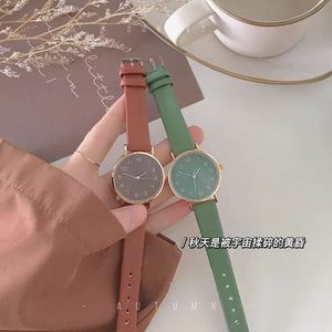 <span class=keywords><strong>Montre</strong></span> à quartz pour <span class=keywords><strong>femme</strong></span> en cuir, tendance et abordable, étanche, style rétro, bracelet, collection 2026, vente chaude - Product Image 2