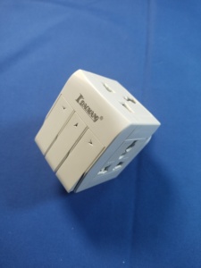 Adaptateur de prise universelle 3 voies certifié ECAS avec fiche britannique 13A 250V~ Adaptateur de voyage avec prise BS avec obturateur de sécurité et <span class=keywords><strong>ESMA</strong></span> - Product Image 1