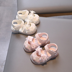 Nouvelles sandales brodées pour bébé princesse, chaussures de marche à semelle souple, sandales Baotou pour tout-petits, sandales d'extérieur pour filles - Product Image 2