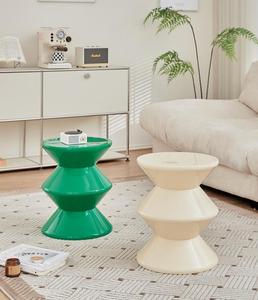 Tavolino a Forma di Clessidra in PE, Sgabello Multifunzionale e Tavolino d'Appoggio, Opzioni di Colore Multiple per Soggiorno e Camera <span class=keywords><strong>da</strong></span> Letto - Product Image 4