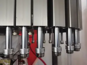 Flessenmachine Volautomatische Nieuwe 7 Holtes Plastic Bph16000 600Ml Pet Mineraalwaterfles Blaasvormmachine