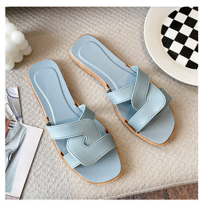 รองเท้าแตะแฟชั่นผู้หญิงแบบขายส่ง รองเท้าส้นแบนแบบไขว้เปิดนิ้วเท้า รองเท้าแตะผู้หญิงดีไซน์หรูหราสำหรับผู้หญิง - Product Image 4