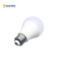 Ampoule LED A60 de haute qualité, lumière du lever du soleil, culot B22, alimentation CA, 6500K, résidentielle, angle de faisceau 210°, IRC>80, certifiée CE, 25000 heures