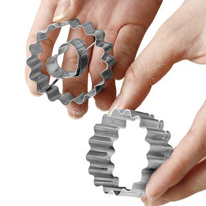 Accessoires de Noël : <span class=keywords><strong>Emporte</strong></span>-pièces et moules à biscuits en acier inoxydable Fontaine pour la pâtisserie et la décoration de gâteaux - Product Image 2