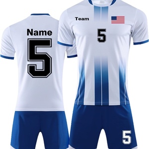 เสื้อฟุตบอลฤดูร้อนโพลีเอสเตอร์ 100% แบบสั่งทำพิเศษสำหรับทุกเพศ ชุดเสื้อและกางเกงฟุตบอลพร้อมชื่อ เบอร์ และโลโก้ - Product Image 1