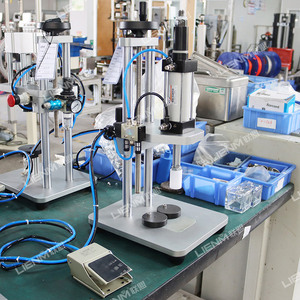 Nhà máy sản xuất nước hoa chai Uốn Tóc bồng máy nước hoa chai crimper phun máy đóng nắp - Product Image 6