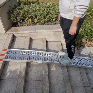 רמפה לרכב אלומיניום LR-006 בבית חובה בינוני קיבולת קיפול 340 ק "ג אופנוע מתקפל משאית ראמפ שיפוע להתאמה אישית - Product Image 3