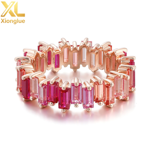 Anillo de Lujo con Gradiente Rosa Padparadscha, Diamantes Baguette Cultivados en Laboratorio, Oro, Bonito Regalo para Boda, Compromiso, Aniversario, Uso Diario - Product Image 2