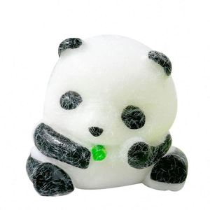 Jouet anti-stress Panda géant mignon, mangeant du bambou, Trésor national, avec fonction sonore et rebond lent - Product Image 4