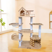 Grosir kucing Modern rumah pohon Multi-Level tali Sisal Menara kucing kayu memanjat karton dikemas mainan garuk hewan peliharaan