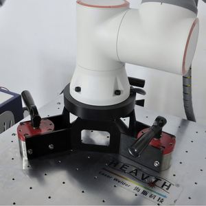 Machine de soudage, nettoyage et découpe au laser à fibre portative, collaborative et automatique à 6 axes, avec refroidissement par eau et moteur laser - Product Image 6