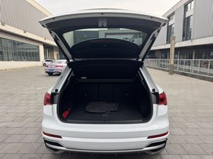 <span class=keywords><strong>Audi</strong></span> Q3 1.4TFSI 35TFSI Fashion Dynamic Luxury SUV <span class=keywords><strong>2022</strong></span> - Sans <span class=keywords><strong>r</strong></span>éparation, peinture d'origine, boîte automatique DSG, Euro 6, prêt à l'exportation - Product Image 4