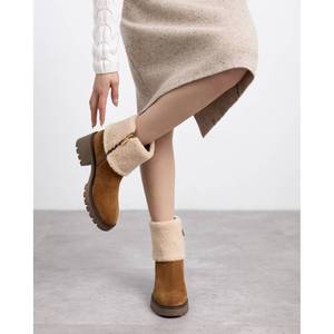Stivaletti da Donna Carmela in Camoscio Cammello con Fodera in Pelliccia Sintetica e Tacco Grosso per l'Inverno - Product Image 5