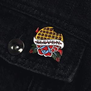 Unisex personalizado diseño Punk extraño cosas broche accesorio de Jeans Pines de esmalte - Product Image 5