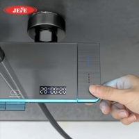 Ensemble de robinetterie de douche en aluminium spatial en gros, système de douche pour baignoire à 4 fonctions avec affichage numérique à touches piano