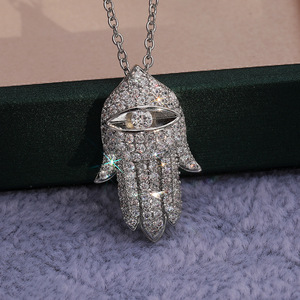 Collana con ciondolo a mano di Hamsa da donna, con catena lunga intarsiata scintillante, gioielli alla moda stile street - Product Image 2