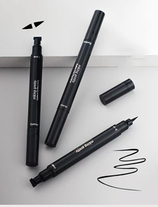 <span class=keywords><strong>Crayon</strong></span> Eyeliner liquide à double extrémité <span class=keywords><strong>Crayon</strong></span> Eyeliner <span class=keywords><strong>noir</strong></span> à séchage rapide imperméable <span class=keywords><strong>avec</strong></span> motif de tampon Tampon Eyeliner - Product Image 2