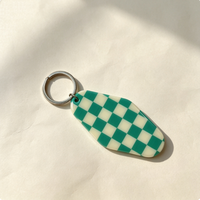 Porte-clés Motel Vintage en Acrylique à Motif Damier et Imprimé Léopard Rétro, Breloque de Sac, Vente en Gros