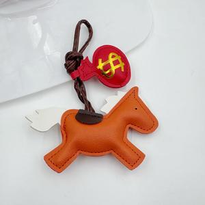 Llavero de Cuero con Diseño Creativo de Año Nuevo, Accesorio para Bolsos con Monedero para Dólares - Product Image 4