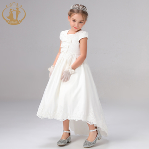 Abito da Cerimonia Estivo in Stile Occidentale per Bambina, Bianco in Raso con Strascico, per Matrimoni, Feste di Compleanno, Prima Comunione - Product Image 3