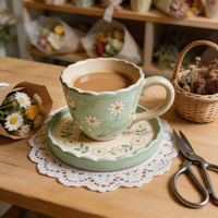 Ensemble tasse et soucoupe en céramique peinte à la main, motif marguerite pastorale, 300 ml, bord festonné à la française, coffret cadeau pour le thé de l'après-midi