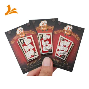 Nhà Máy Trực Tiếp Tùy Chỉnh Chất Lượng Cao Poker Pin Mạ Vàng Kim Loại Huy Hiệu Men Cứng Ve Áo Pin Với Ủng Hộ Thẻ