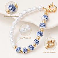 Porte-clés en porcelaine chinoise bleue et blanche fait main, breloque de sac en perles d'imitation, accessoires pendentifs, porte-clés en cristal irisé