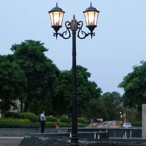 <span class=keywords><strong>Lampadaire</strong></span> <span class=keywords><strong>solaire</strong></span> extérieur en aluminium à mât haut de <span class=keywords><strong>2M</strong></span>/3M pour éclairage de chemin et aménagement paysager de villa - Product Image 3