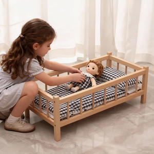 Neues Mädchen-Holzpuppenbett mit Kissen und Decke Rollenspiel-Puppenhausmöbel Natürliches Holzspielzeug für Kleinkinder ab 3 Jahren - Product Image 1
