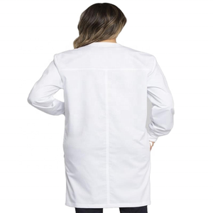 Bata <span class=keywords><strong>de</strong></span> laboratorio blanca unisex al por mayor, uniformes <span class=keywords><strong>de</strong></span> hospital <span class=keywords><strong>de</strong></span> algodón y poliéster 65/35, bata médica blanca personalizada unisex - Product Image 4