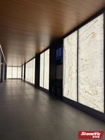 Panneau mural en pierre de luxe en marbre translucide Onyx de haute qualité pour la maison et l'hôtel