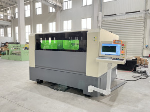 เครื่องตัดเลเซอร์ไฟเบอร์ความเร็วสูง 1500w 1390 แบบปิด สำหรับตัดแผ่นโลหะ คาร์บอน 1500w/2000w/3000w - Product Image 4