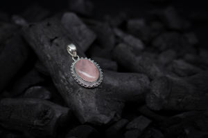 Pendentif en argent sterling 925 fait main avec quartz rose, bijoux en pierre naturelle, collier unique, cadeau d'anniversaire ou de célébration - Product Image 3