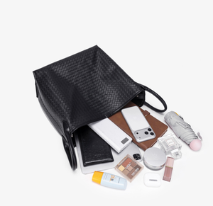 Nuova Borsa a Secchiello Grande da Donna di Lusso Nera in PU con Design Geometrico, Tracolla e Bottone, 1-1.9L, Tendenza Estiva 2026 - Product Image 6