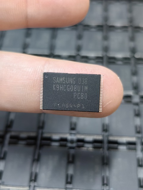 Samsung K9HCG08U1M-PCBO TSOP48 NAND Flash Memory IC Chip for Embedded Storage & USB Drives-New in Stock Electronic Components