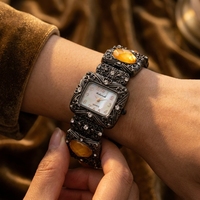 Vintage Antike Silberne Damenuhr mit Bernsteinfarbenem Kunstharzstein Quarz-Uhrwerk Retro Geschnitzte Filigran-Armbanduhr für Damen