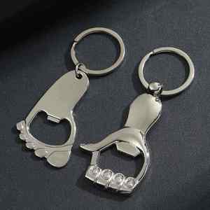 Décapsuleur de bouteille de bière en métal personnalisé et créatif, porte-clés en forme de pied, pendentif, personnalisation publicitaire, cadeaux promotionnels d'entreprise - Product Image 1