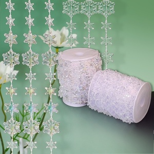 Guirlande flocon de neige de 62 pieds en acrylique perlé, rouleau de ficelle pour bricolage, rideau, ornement d'arbre de Noël, décoration suspendue pour mariage et fête d'anniversaire - Product Image 3