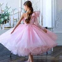 Robe de princesse à sequins et épaule dénudée en maille pour filles, idéale pour les spectacles de piano et événements de défilé