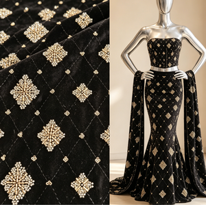 A173 Broderie de luxe à texture contrastée noir et or, matelassage losanges, broderie de perles tubulaires et de sequins pour robes de soirée - Product Image 1