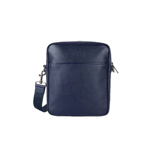 Logo personnalisé Oem Odm sacs de luxe en cuir pour hommes de haute qualité pour les voyages en plein air sac à bandoulière en cuir imperméable <span class=keywords><strong>bleu</strong></span> <span class=keywords><strong>marine</strong></span> pour hommes - Product Image 2