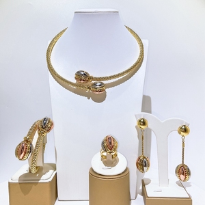 Ensemble de bijoux 4 pièces en forme de <span class=keywords><strong>coccinelle</strong></span>, trois tons, design simple et spécial, populaire et très demandé, comprenant bague, collier, bracelet et boucles d'oreilles, pour soirée - Product Image 6